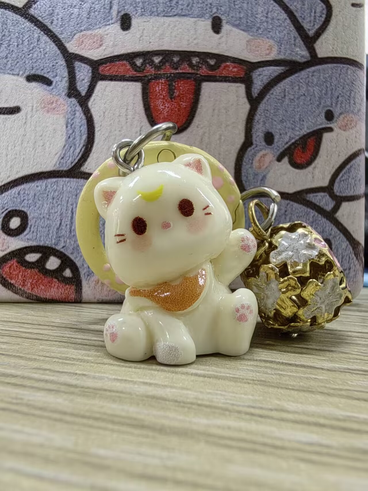 黄色立体可爱猫咪挂件