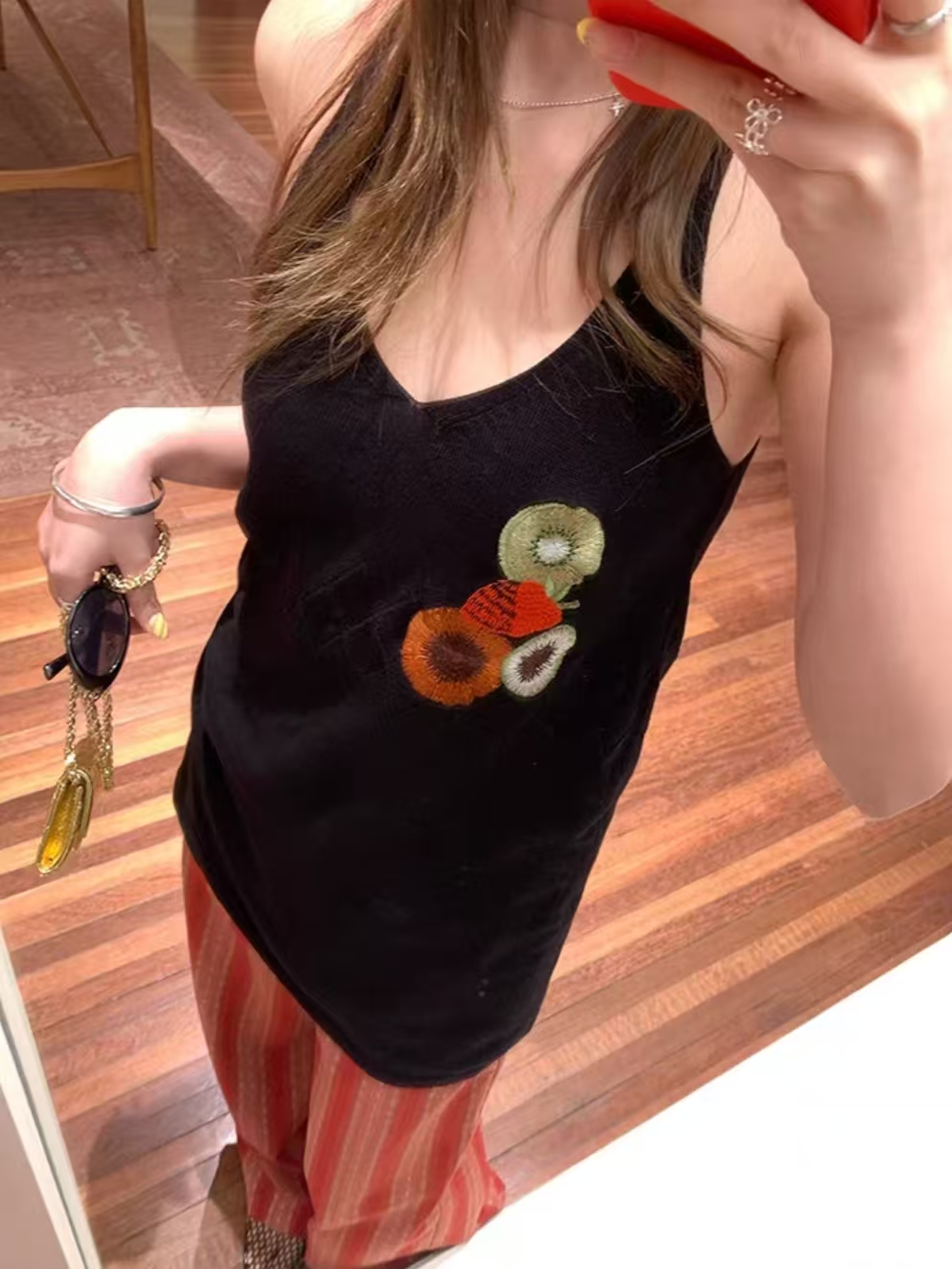 甜美刺绣针织挂脖背心裙